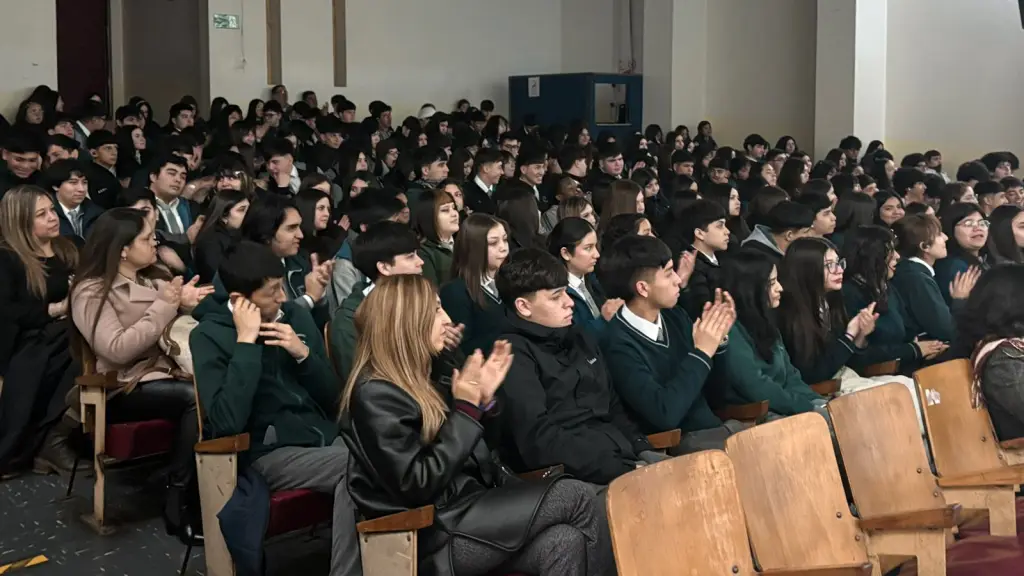 Registro Seminario Decisiones que construyen futuro | Liceo Comercial Diego Portales Palazuelos