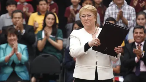 Desmunicipalización de colegios podría extenderse hasta 2040, diez años más de lo previsto