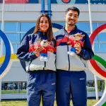 La jugadora de hockey Manuela Urroz y el patinador Emanuelle Silva fueron proclamados como los abanderados de la delegación chilena en los XIII Juegos Suramericanos de la ciudad argentina de Santa Fe, La Tribuna