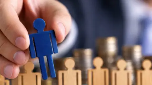 Contraloría: exdirector suspendido recibió $247 millones mientras seguía pendiente su remoción