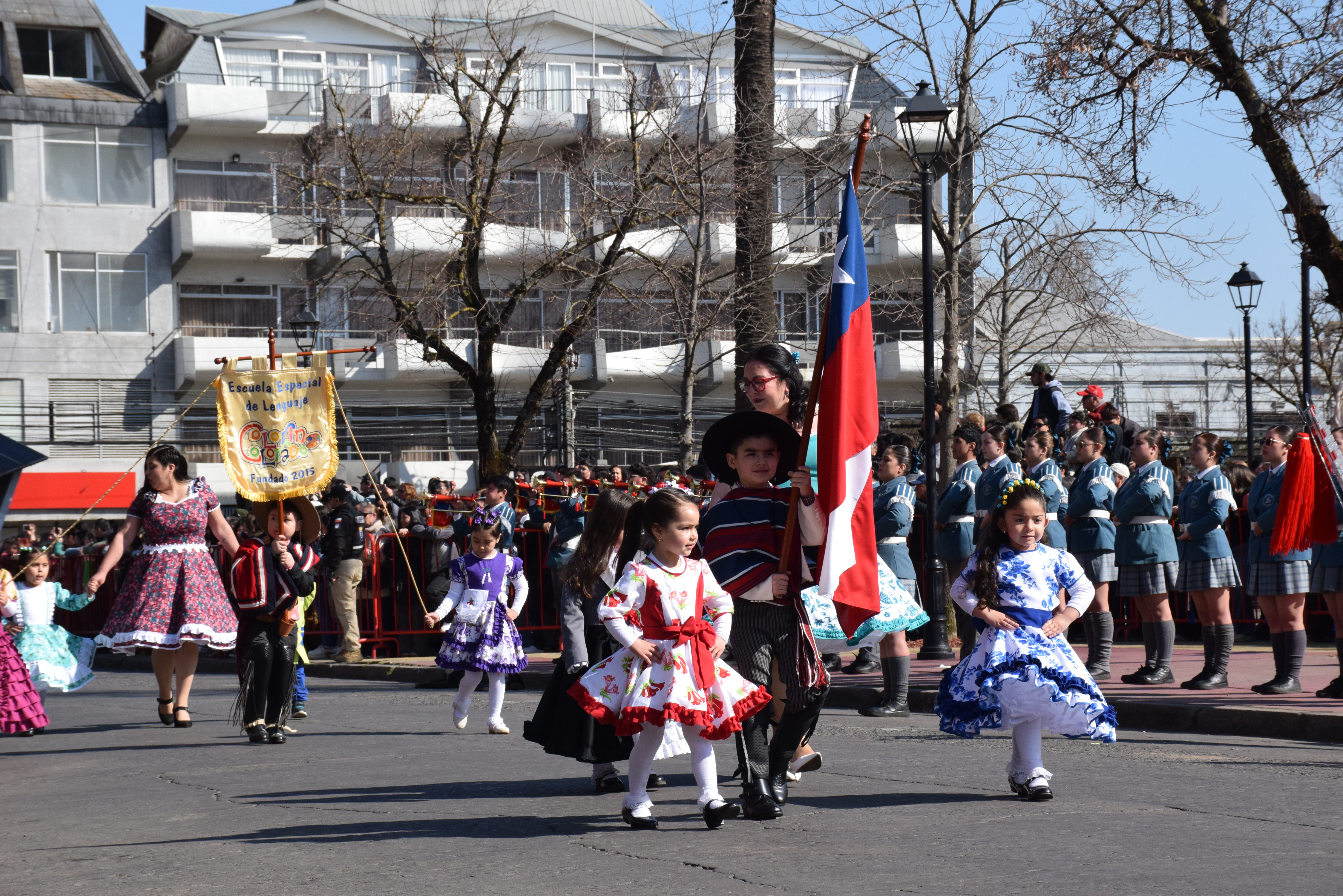 Desfile de los estudiantes / La Tribuna
