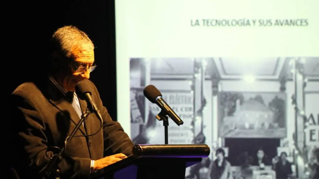 Ceremonia de homenaje Agrupación Gente de Radio  | La Tribuna