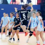 La angelina Romina Ramírez, capitana de Las Lobas, es una gran referente del balonmano chileno, La Tribuna