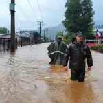 Temporal en el sur deja 405 damnificados y 772 viviendas afectadas, según Senapred. La Araucanía concentra los mayores impactos y miles de personas permanecen aisladas., @CarabBioBio