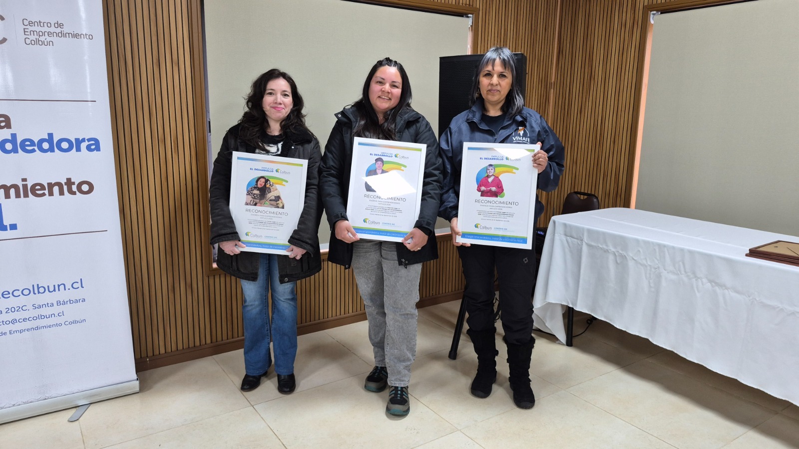 En esta oportunidad, se graduaron 13 emprendedores en Quilleco y 20 más en Antuco. / Colbún