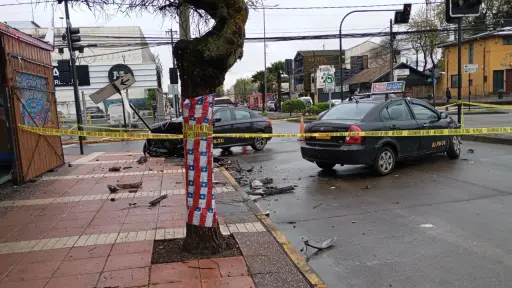 Dos lesionados graves dejó accidente de tránsito en el centro de Los Ángeles