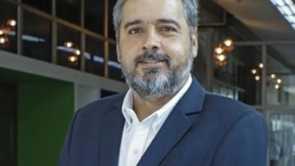 Gonzalo Escobar, Cedida