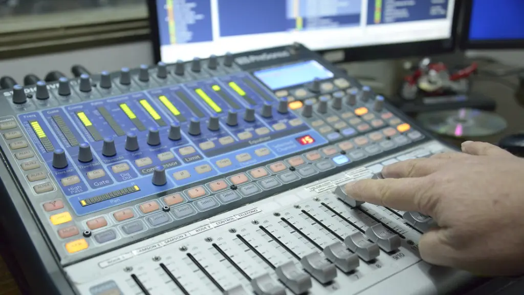 Radios de Chile, Archivo La Tribuna