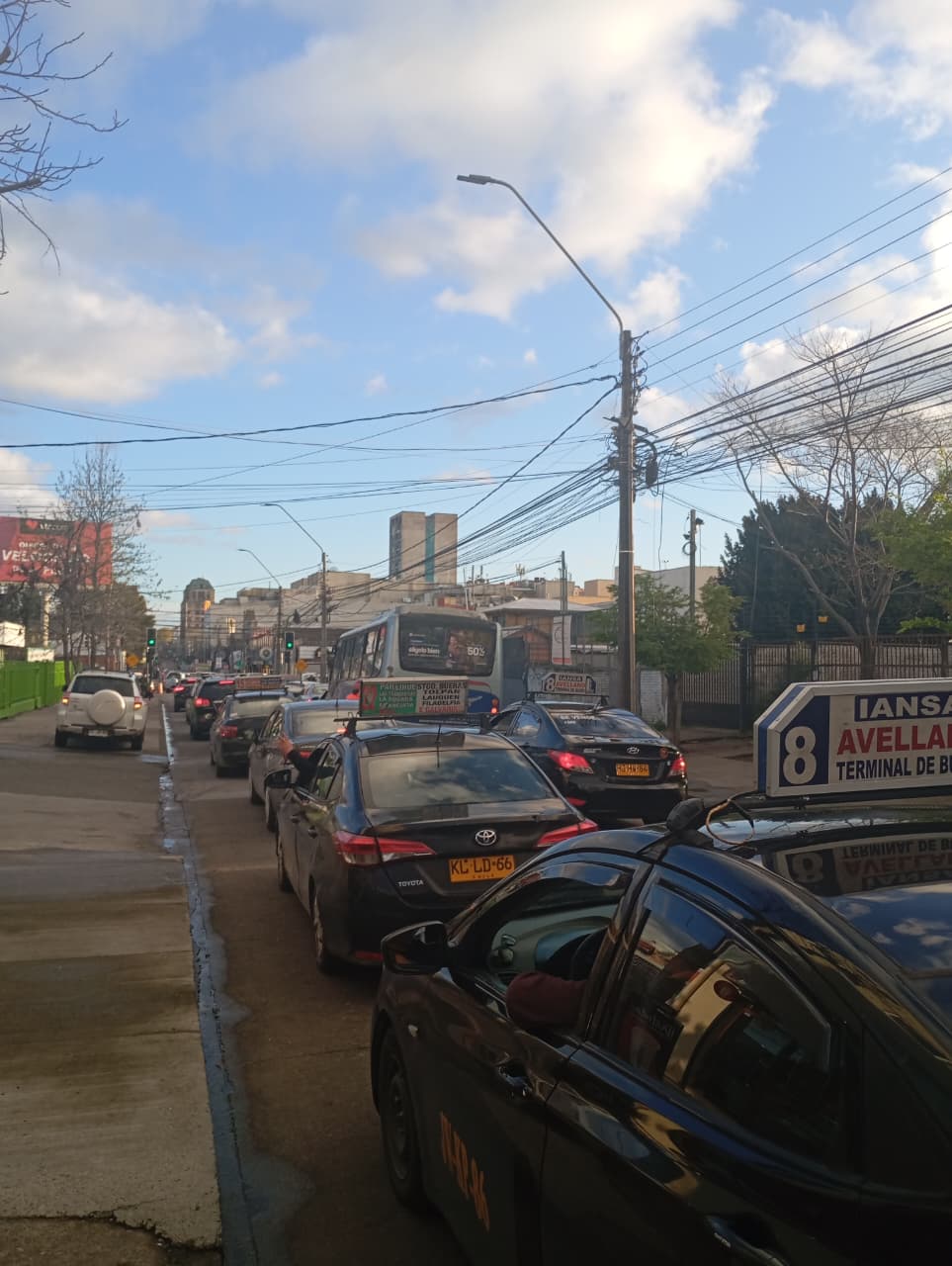 Alta congestión vehicular por procedimiento policial / La Tribuna