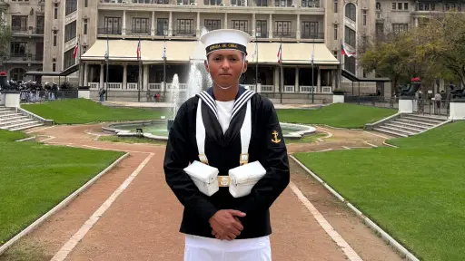 Joven angelino cumplió su sueño de formarse en la Armada y desfiló por primera vez en la Parada Militar