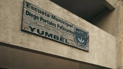 Escuela de Yumbel suspendió sus clases tras detección de goteras provocadas por las lluvias del fin de semana 