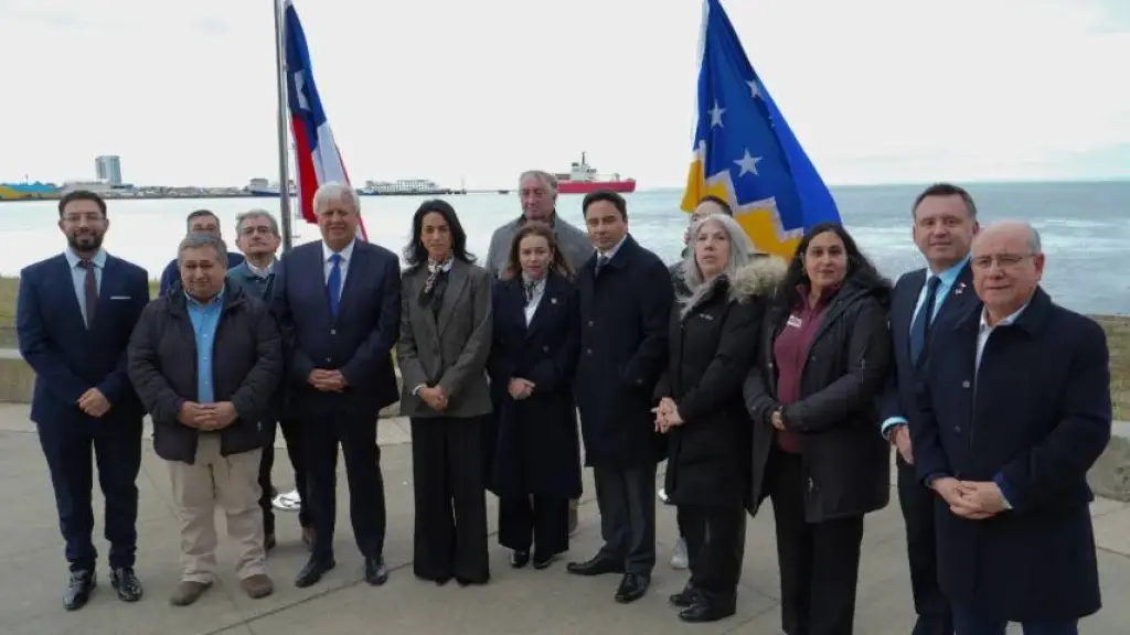 Conmemoración de los 183 años de la toma de posesión del Estrecho de Magallanes, Senado
