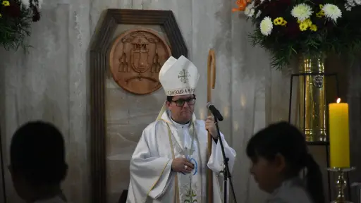 Fieles repletaron la Catedral de Los Ángeles para celebrar la tradicional Misa a la Chilena