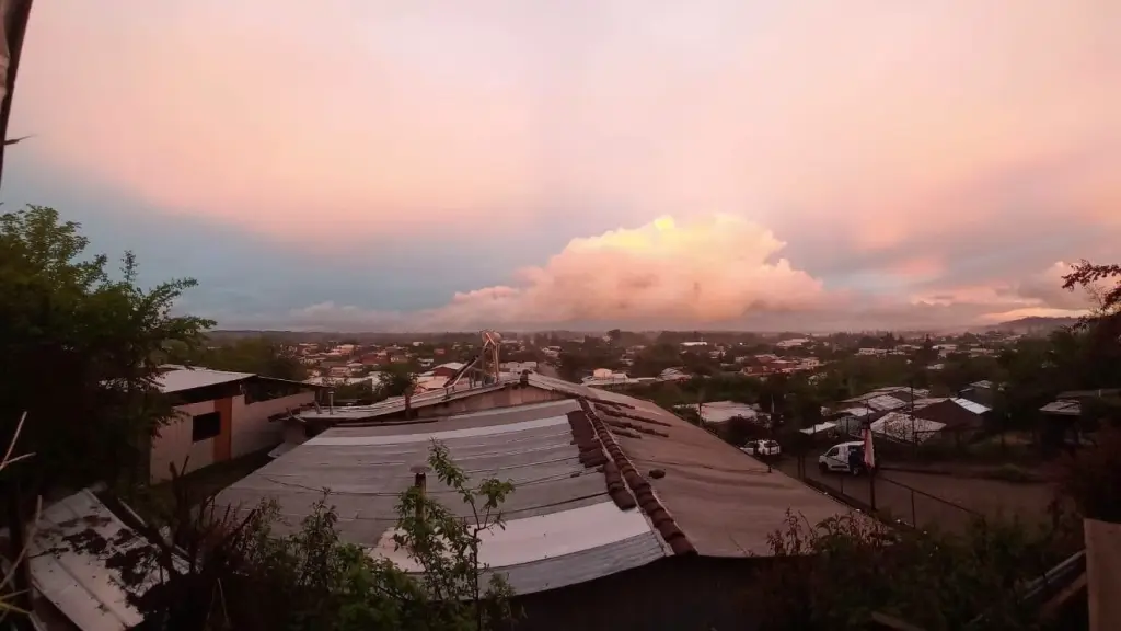 Captura fotográfica del volcán desde Yumbel, Radio Centinela