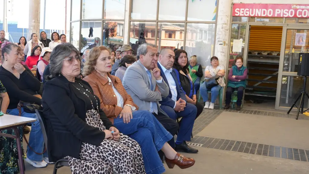 Laja avanza en la modernización de su Mercado Municipal: comerciantes conocen detalles de inversión de $1.200 millones | Municipalidad de Laja