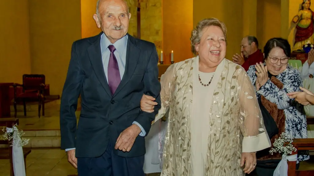 José Alfonso Hermosilla Barra y Ximena Cerda Pérez tienen dos hijos y seis nietas, parte de la familia que formaron durante sus 50 años de matrimonio., Cedida