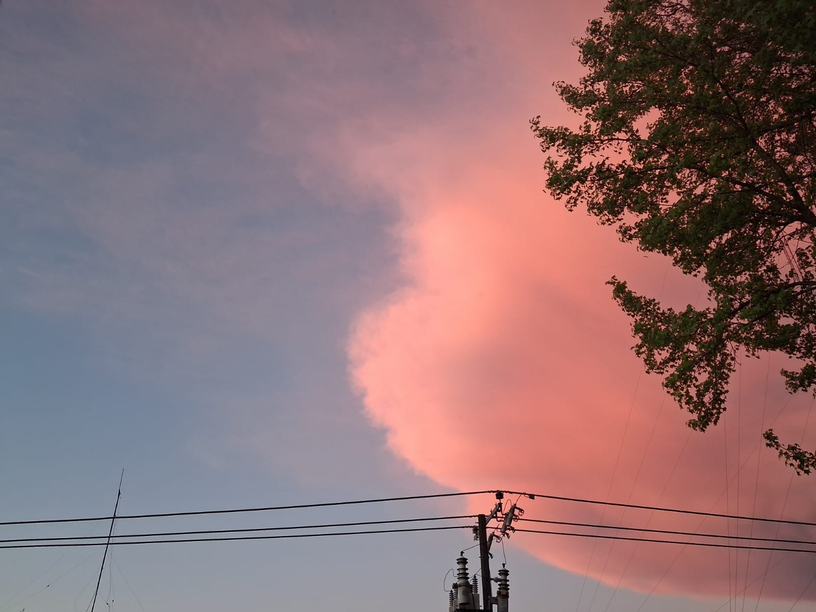 Cielo angelino previo a tormenta / La Tribuna