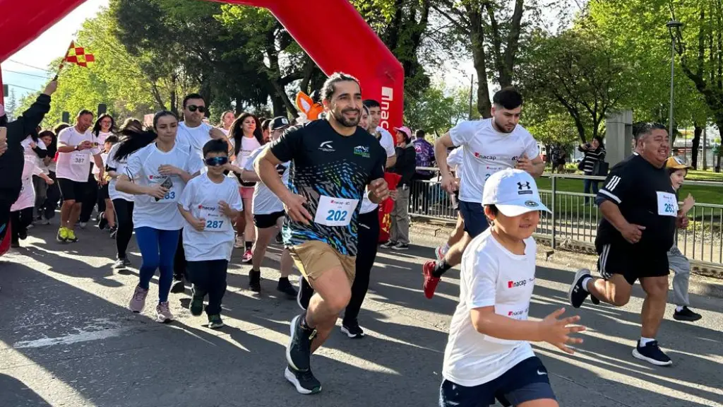 La corrida contó con la participación de familias, corredores recreativos y atletas profesionales, La Tribuna
