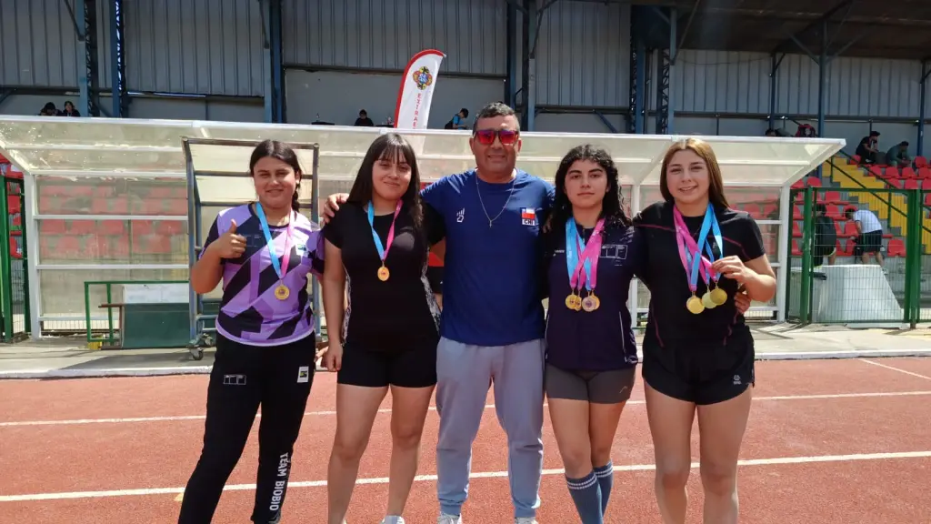 Atletismo lajino destaca en campeonato provincial y clasifica a 10 deportistas a la final regional | Municipalidad de Laja