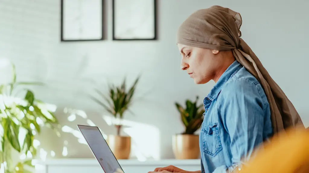 Cáncer en la fuerza laboral: el 45% de los diagnósticos en Chile afecta a personas en edad de trabajar y casi el 30% termina perdiendo su empleo, Asociación Española Contra el Cáncer