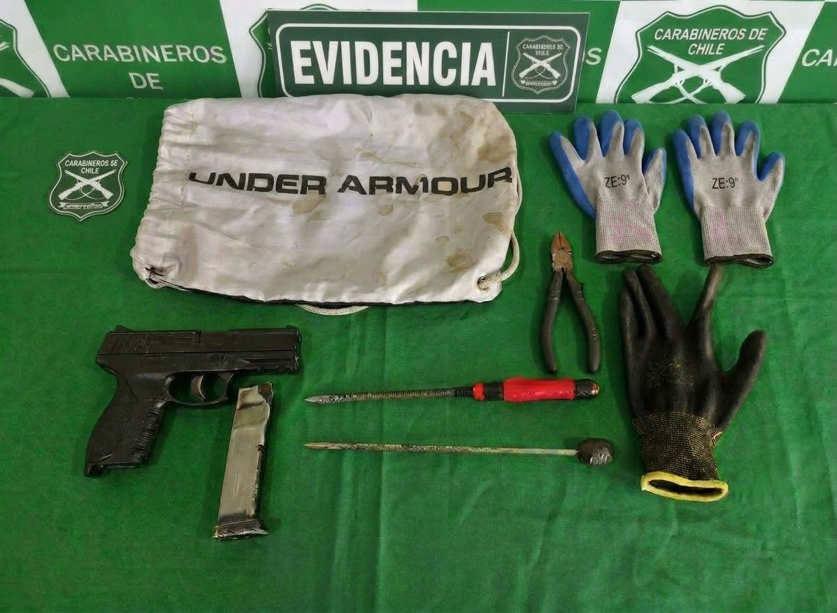 Arma y herramientas incautadas / Carabineros de Chile