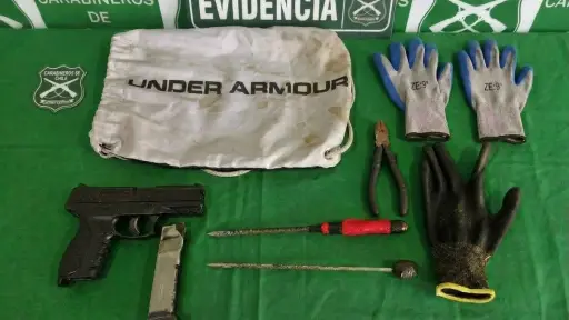 Detienen a dos jóvenes tras asalto en Los Ángeles: Se incautó un arma de fuego
