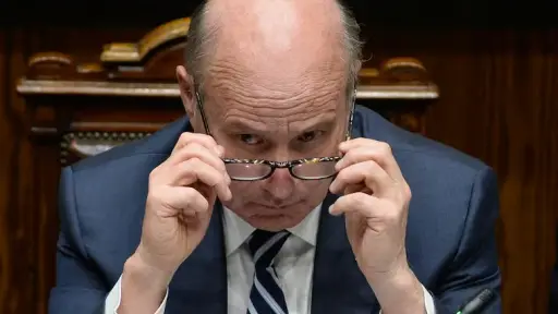 Ministro Quiroz admite posibles desvinculaciones de docentes por la baja natalidad y el ajuste de horas