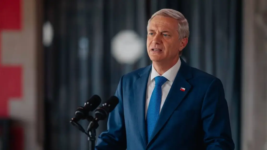 El Presidente José Antonio Kast expuso los principales montos y medidas del proyecto de Ley de Presupuestos 2027 durante la cadena nacional del 30 de septiembre, desde el Palacio de Cerro Castillo., Google Maps