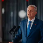 El Presidente José Antonio Kast expuso los principales montos y medidas del proyecto de Ley de Presupuestos 2027 durante la cadena nacional del 30 de septiembre, desde el Palacio de Cerro Castillo., Google Maps