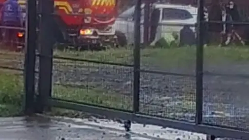 AHORA: Adulto mayor tuvo que ser reanimado tras accidente de tránsito en Los Ángeles