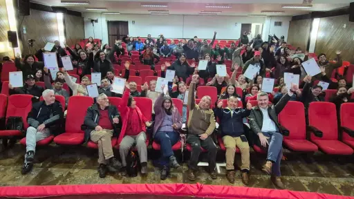 29 vecinos de Mulchén recibieron títulos de enseñanza básica y media