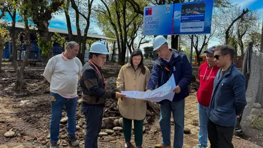 De espacio deteriorado a punto de encuentro: avanzan obras en Plaza San Carlos de Purén