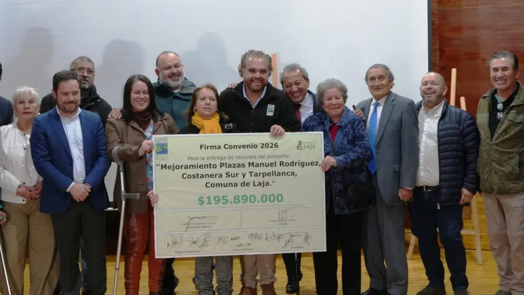 Más de $1.700 millones en inversión para Laja se concretan con la firma de cuatro convenios FRIL y un FNDR | Municipalidad de Laja