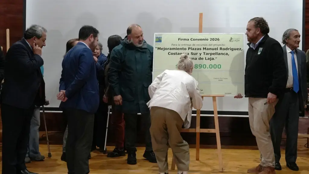 Más de $1.700 millones en inversión para Laja se concretan con la firma de cuatro convenios FRIL y un FNDR | Municipalidad de Laja