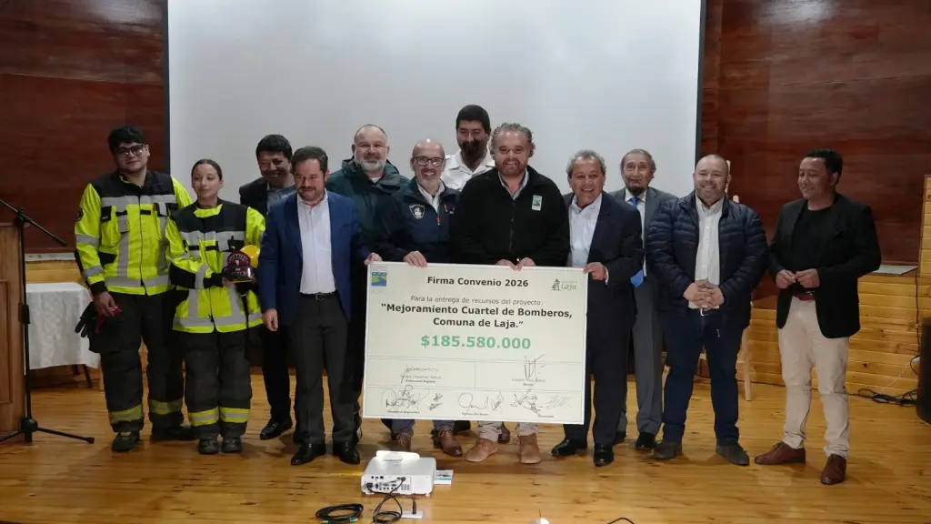 Más de $1.700 millones en inversión para Laja se concretan con la firma de cuatro convenios FRIL y un FNDR | Municipalidad de Laja