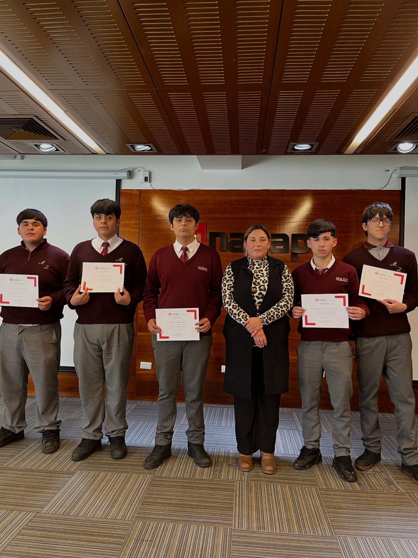 El evento culminó con la entrega de diplomas de reconocimiento a los 75 egresados que completaron exitosamente sus respectivas horas de formación / INACAP Los Ángeles
