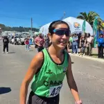 Johanna Rivas, una de las grandes protagonistas del CAMLA en el Itaú Maratón de Viña, celebra su destacado segundo lugar en la media maratón, La Tribuna