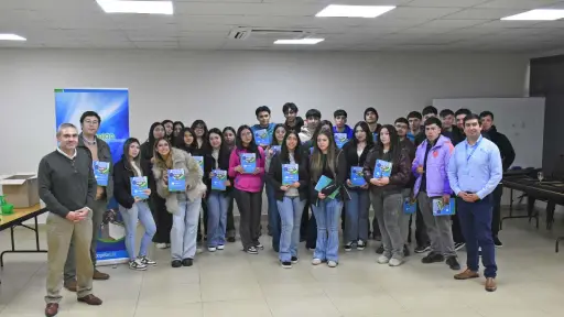 Estudiantes analizan el modelo cooperativo y la distribución eléctrica en Coopelan