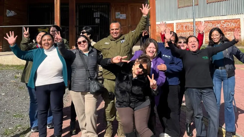 Comunidad indígena Ralco Lepoy accedió a cortes de pelo gratuitos gracias a iniciativa local, Carabineros Región del Biobío