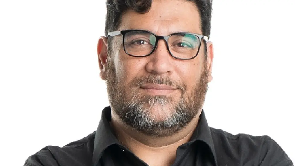 Carlos Aguirre, Cedida
