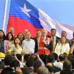 Autoridades, brigadistas y representantes de CMPC participaron en la fotografía de cierre de la presentación del plan de prevención y combate de incendios 2026-2027 en Los Ángeles., Fredy Muñoz | La Tribuna