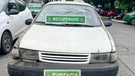 Hombre fue detenido tras ser sorprendido con un vehículo robado en Los Ángeles