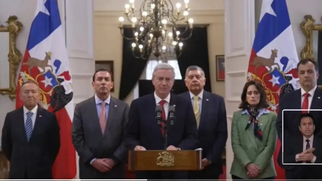 José Antonio Kast asumió la responsabilidad del Gobierno por las rebajas de condena a condenados por delitos sexuales contra menores y confirmó la continuidad de Fernando Rabat., X: @PresidenteKast