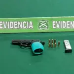 Arma y municiones incautadas por Carabineros de la Sección Centauro en Cabrero, X: @CarabBioBio