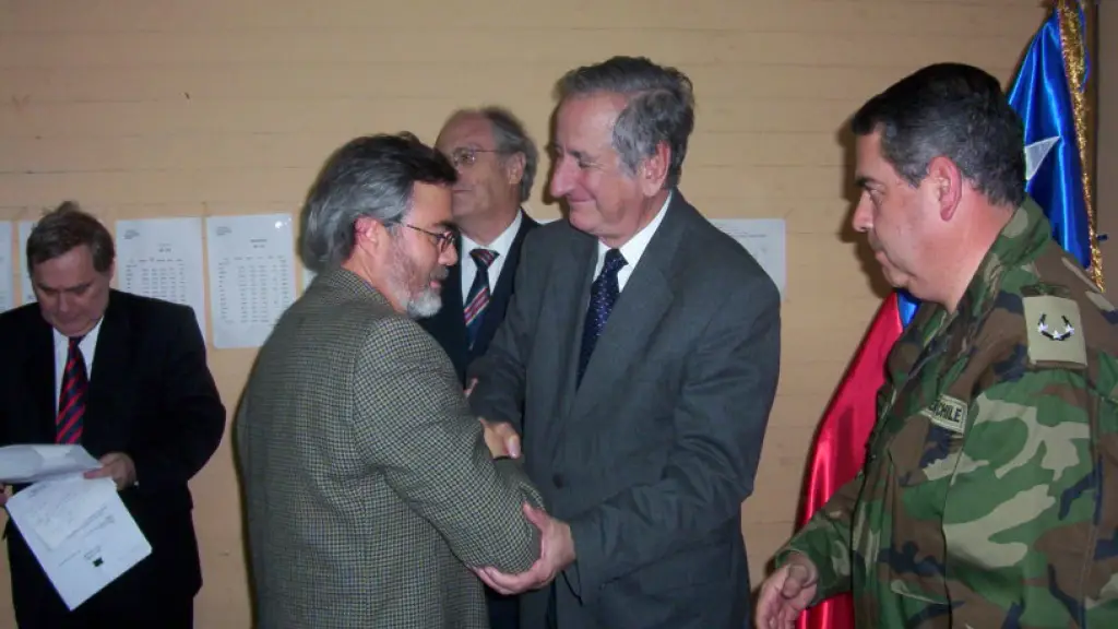 Álex Utreras junto al exIntendente Jaime Tohá | Cedida