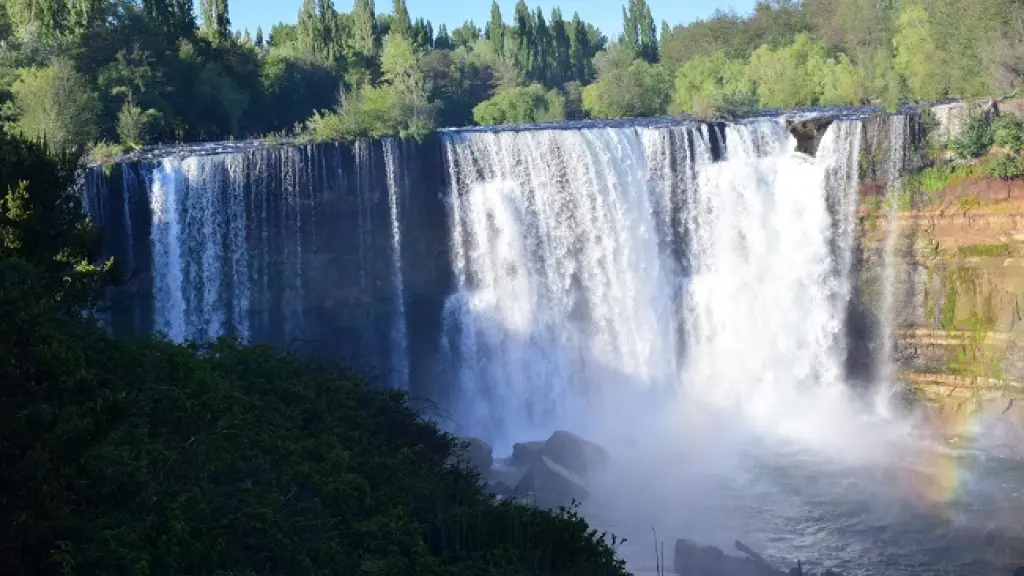 Salto del Laja, La Tribuna