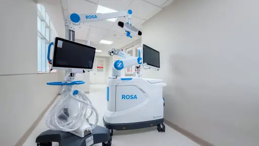  Andes Salud Concepción es la primera clínica del sur de Chile en incorporar cirugía robótica de rodilla