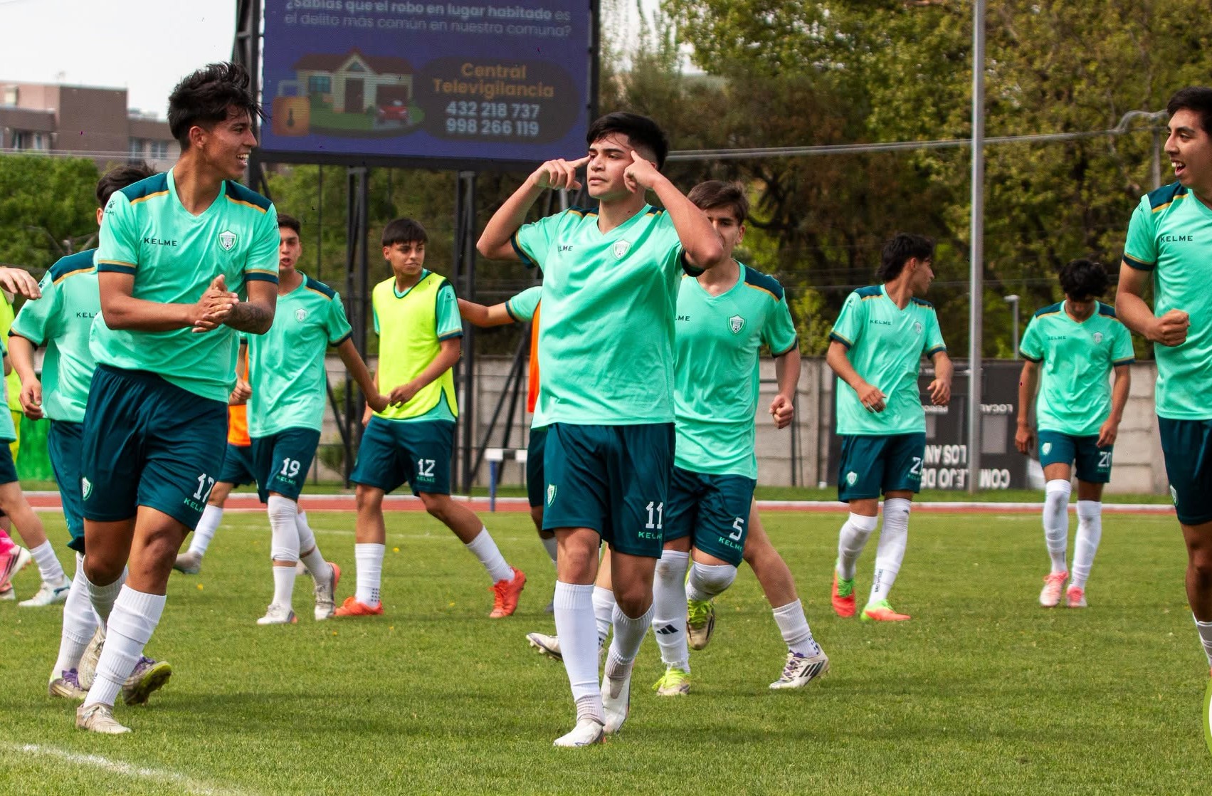 Con un partido trabado, la patrulla juvenil supo sobreponerse y marcar la diferencia que le dio su clasificación a la fase regional / D. Los Ángeles