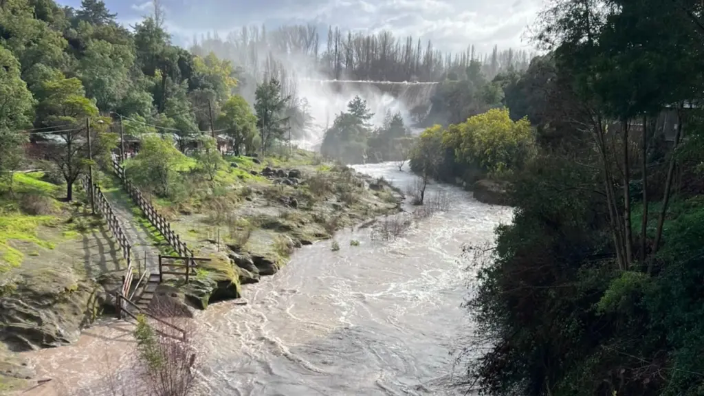 Actividad turística en los Saltos del Laja, Diario La Tribuna
