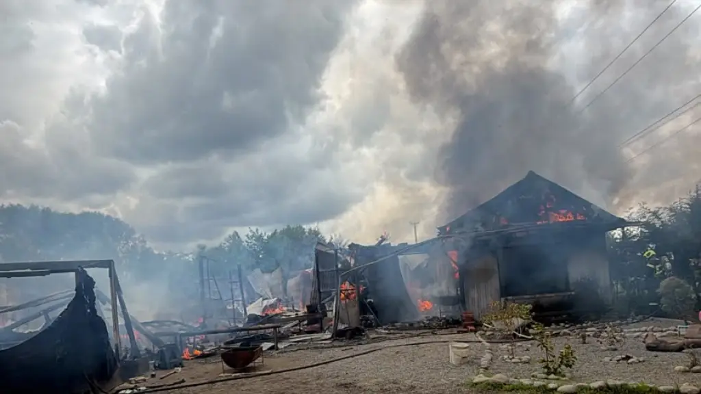 Incendio dejó una vivienda completamente destruida en Los Ángeles, La Tribuna